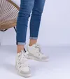 Białe sneakersy damskie z grubymi sznurówkami Gralina