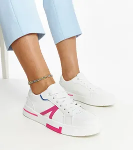 Białe sneakersy z różem Zorica