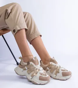 Beżowe sneakersy ze złotymi wstawkami Candra