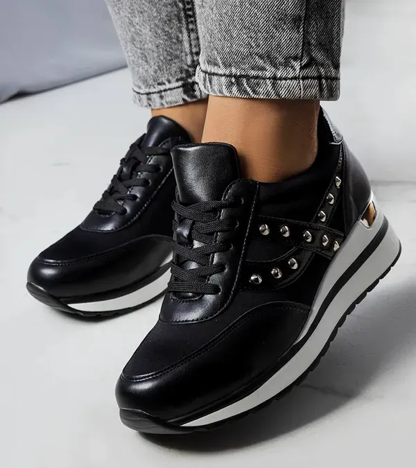 Czarne sneakersy na pogrubionej podeszwie Mely