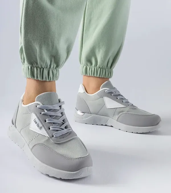 Szare materiałowe sneakersy Geraldino