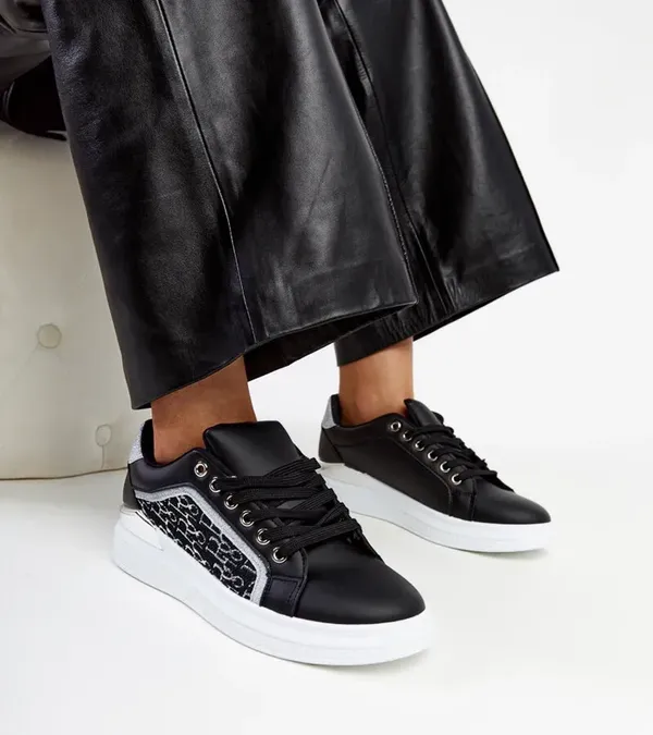 Czarne sneakersy na platformie z brokatem Fekete
