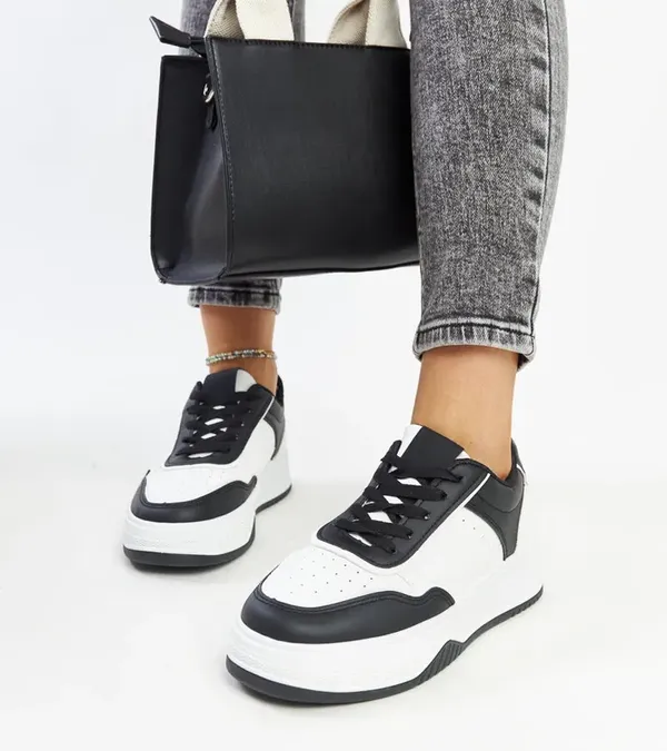 Biało-czarne sneakersy na grubszej podeszwie Rumai