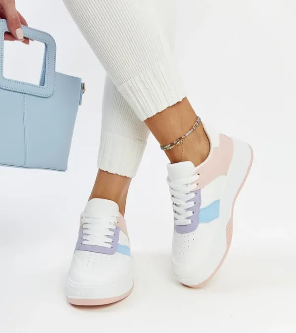 Biało-różowe sneakersy na grubszej podeszwie Rafida