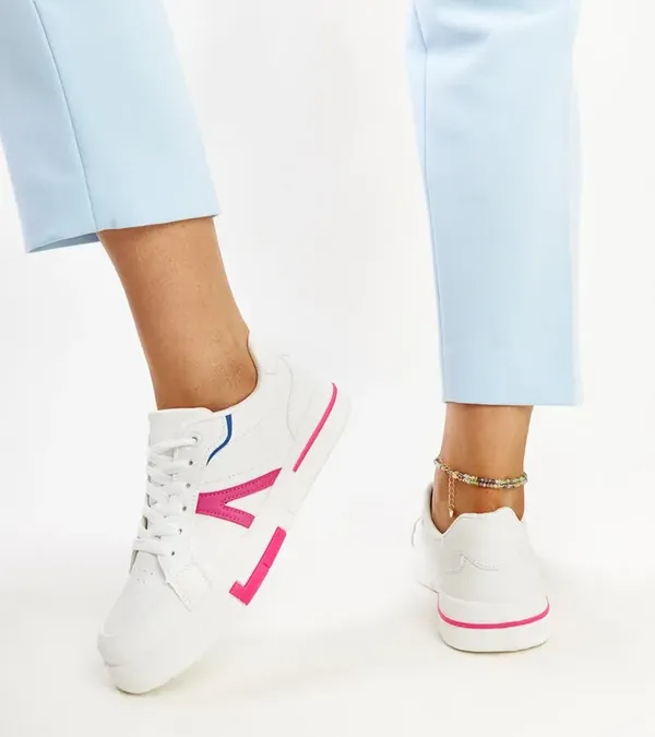 Białe sneakersy z różem Zorica