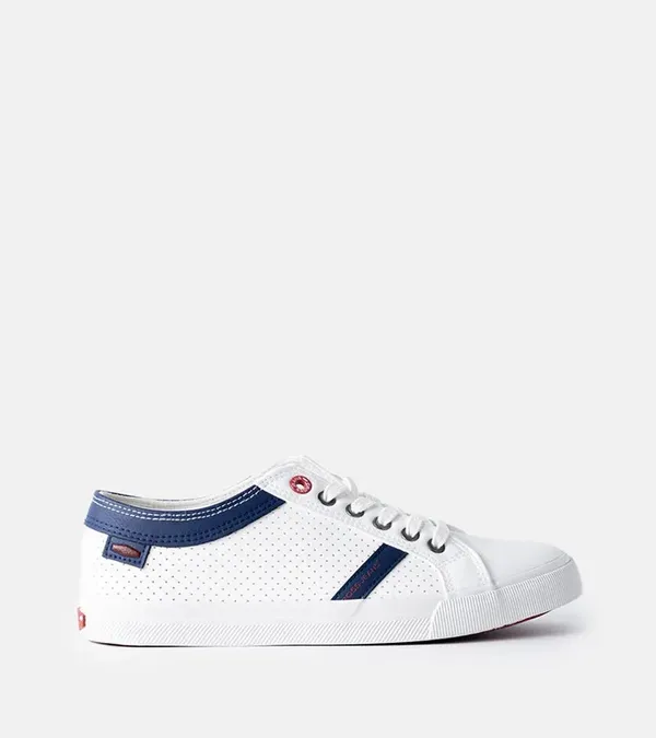 Białe męskie trampki CROSS JEANS