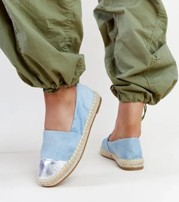 Niebiesko-srebrne błyszczące espadryle Surana