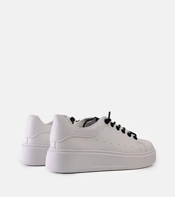 Białe sneakersy z efektownym zdobieniem Asmait