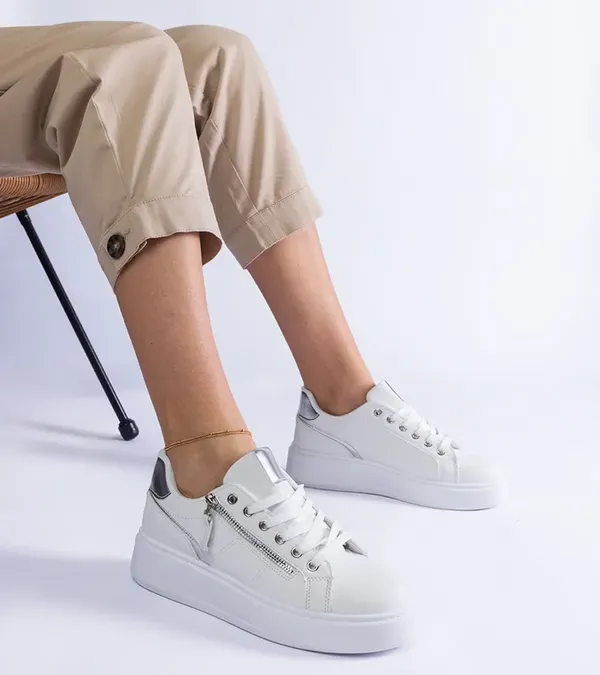 Białe sportowe sneakersy damskie Benedetta