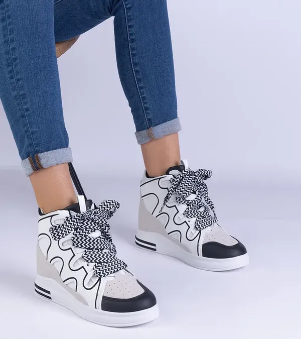 Białe sneakersy damskie z grubymi sznurówkami Gralina