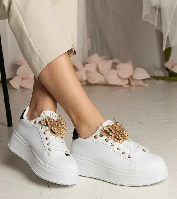 Biało-czarne sneakersy z motylkiem z cyrkoniami Kariba