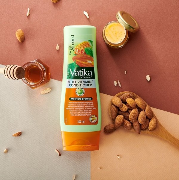 Sweet Almond Moisturizing Conditioner Dabur Vatika, 200ml