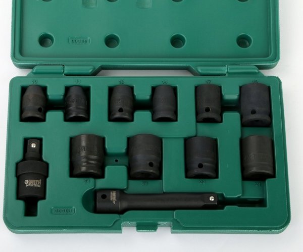 Zestaw 12 nasadek udarowych 1/2&quot; SATA 09009