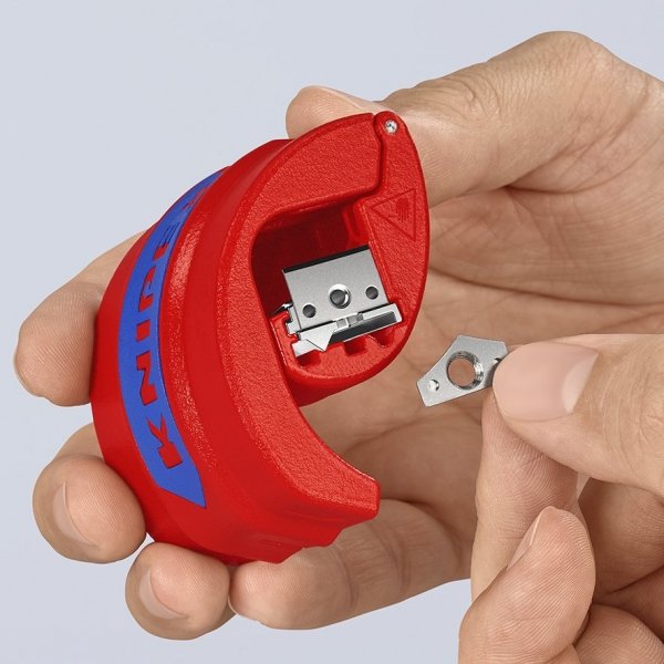 Obcinak do rur z tworzywa sztucznego i tulejek uszczelniających Knipex BiX 90 22 10 BK