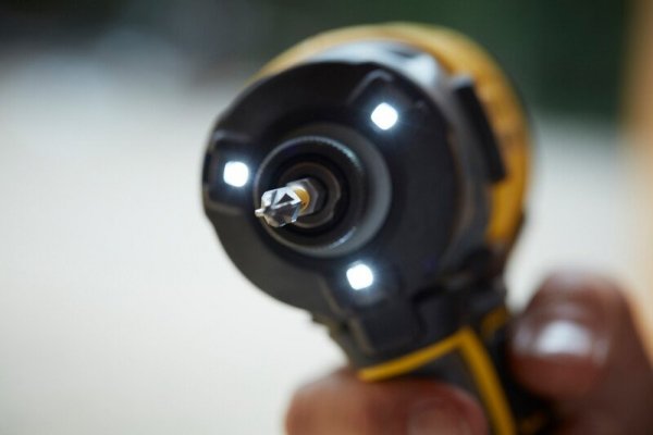 Zakrętarka udarowa Stanley FATMAX SFMCF820B 18V v20 3- bieg