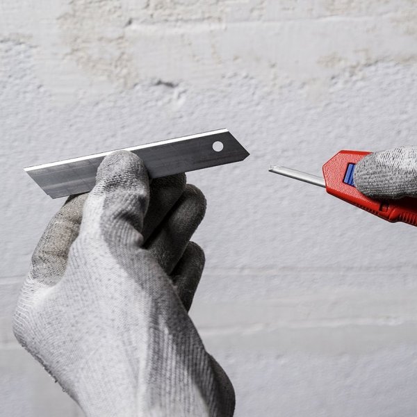Nóż z odłamywanym ostrzem Knipex CutiX 90 10 165 BK