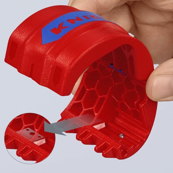 Obcinak do rur z tworzywa sztucznego i tulejek uszczelniających Knipex BiX 90 22 10 BK