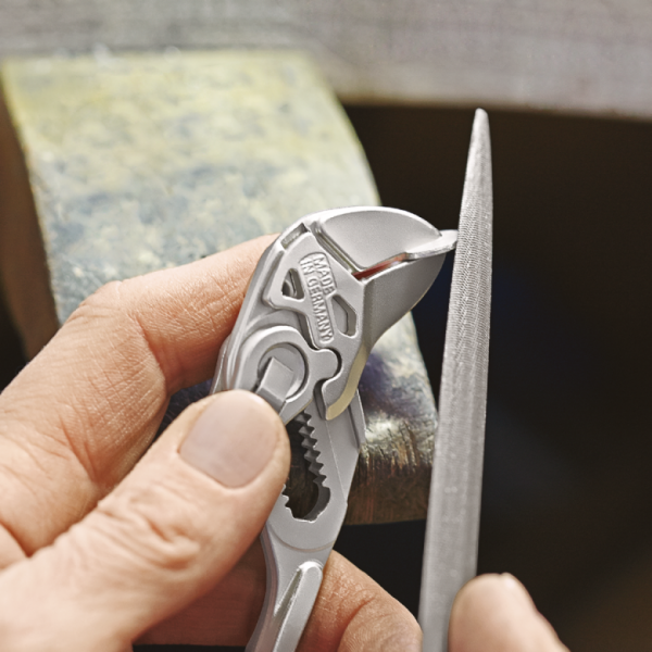 Szczypce i klucz w jednym narzędziu Knipex 86 03 125