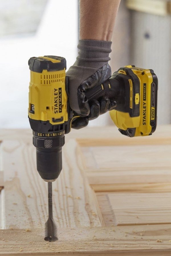 Wiertarko-wkrętarka STANLEY FATMAX SFMCD700D2A 18V V20 2x 2.0Ah + Akcesoria