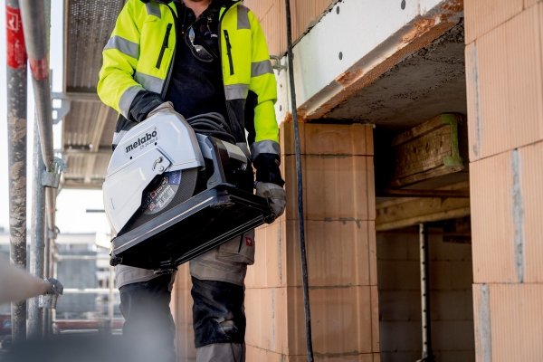 Przecinarka do metalu Metabo CS 24-355 S (601787000)