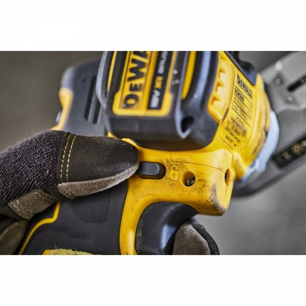 Pilnik taśmowy DeWALT DCM200N z silnikiem bezszczotkowym 18V
