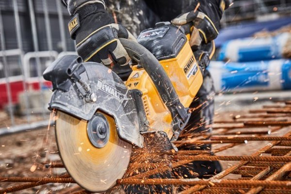 Przecinarka do stali i betonu DeWALT DCS690N 54V XR FLEXVOLT 230mm