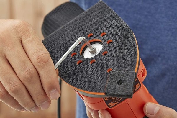 Szlifierka oscylacyjna oraz mimośrodowa 4w1 Black+Decker BEW200 125mm 200W