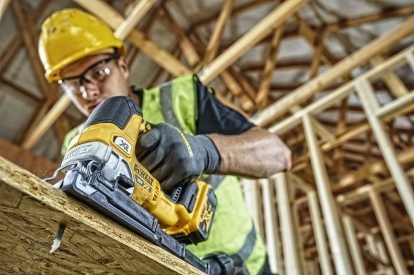 Wyrzynarka akumulatorowa DeWALT DCS334N 18V XR Li-Ion