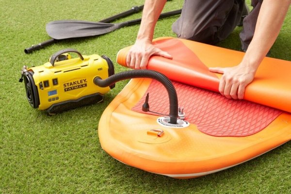 Kompresor Stanley FATMAX SFMCE520B 18V v20 11 bar z trzema źródłami zasilania