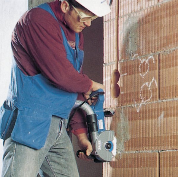 Bruzdownica Makita SG181 2150W