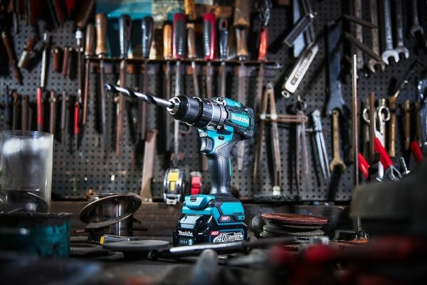 Zestaw combo Makita DK0114G201 XGT 40V 2x4.0Ah (HP001G + TD001G)