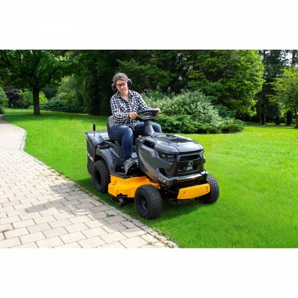 Traktorek ogrodowy Cub Cadet LT2 R92 92cm 13A8R1CI603