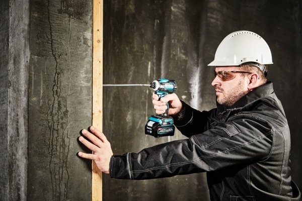 Zestaw combo Makita DK0114G201 XGT 40V 2x4.0Ah (HP001G + TD001G)