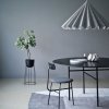 Menu SNAREGADE Stół Okrągły 138 cm Czarny / Blat Czarne Linoleum