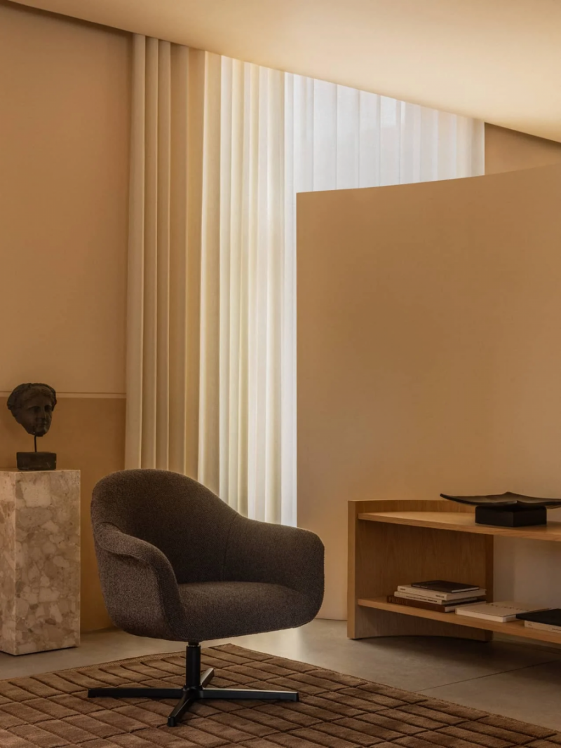 fotel Audo Copenhagen Harbour Lounge obrotowy bez powrotu