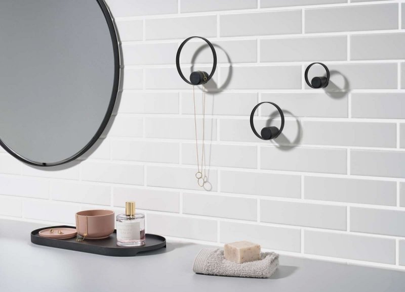 ZONE Denmark HOOKED ON RINGS Wieszak Ścienny 10 cm Czarny