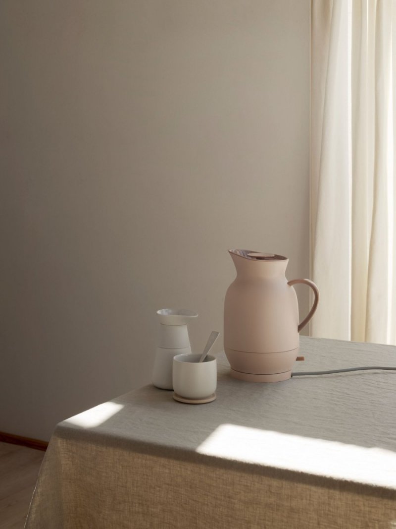Stelton AMPHORA Czajnik Elektryczny 1,2 l / Brzoskwiniowy