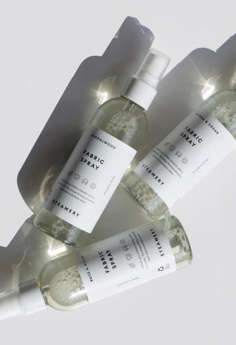 Butelka sprayu do tkanin z nutami róży, piżma i drzewa sandałowego