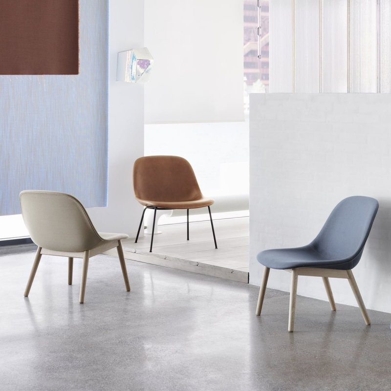 Muuto FIBER LOUNGE Fotel Tapicerowany - Szary Tkanina Remix 133 / Rama Drewniana