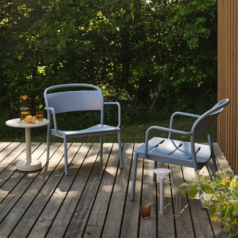 Muuto LINEAR OUTDOOR Stalowy Fotel Ogrodowy Lounge - Zewnętrzny / Niebieski
