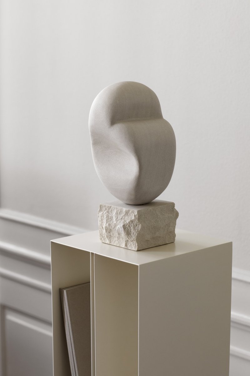 Kristina dam studio CONTOUR Rzeźba Dekoracyjna z Piaskowca 31 cm
