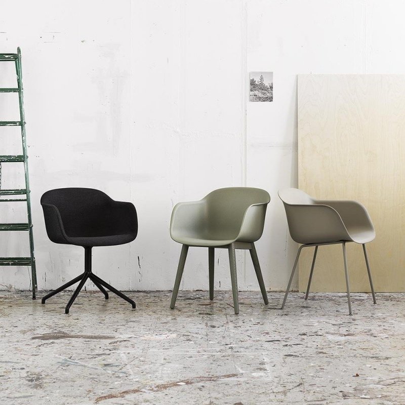 Muuto FIBER ARMCHAIR SWIVEL BASE Krzesło Obrotowe Czarne - Siedzisko Tapicerowane Czarną Tkaniną Remix 183 / Metalowa Rama