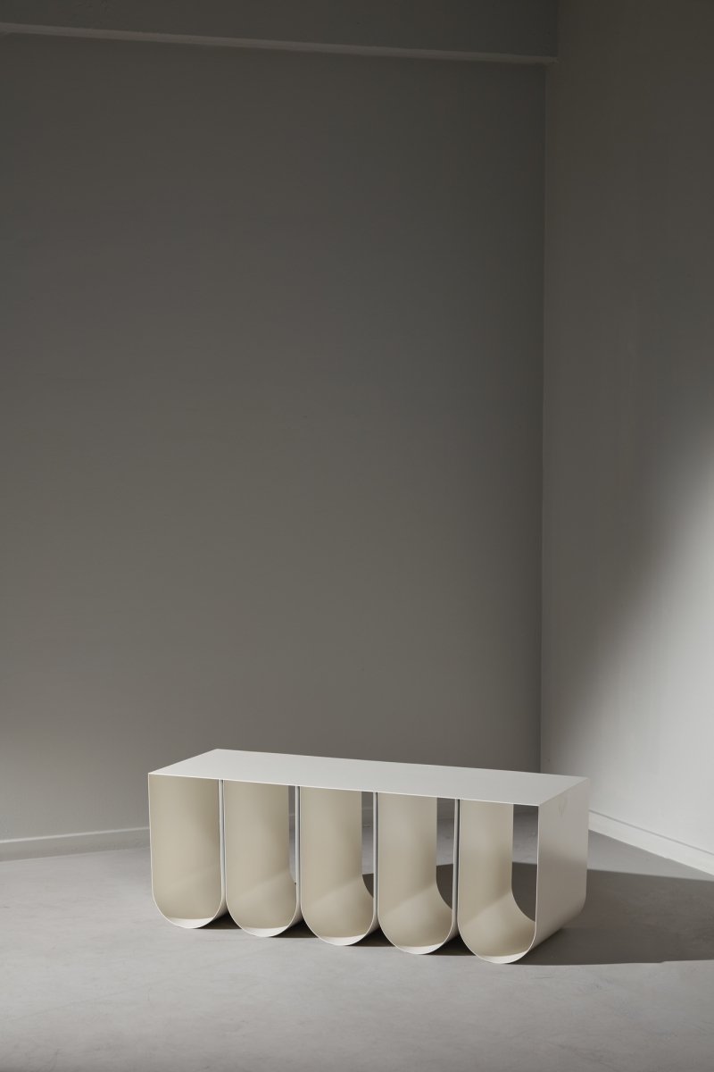 Kristina dam studio CURVED Stalowa Ławka / Biała