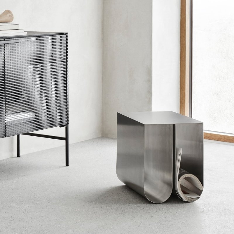 Kristina dam studio CURVED Stalowy Stolik Pomocniczy - Boczny / Beżowy