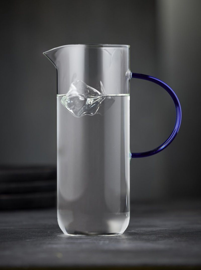 Lyngby Glass TORINO Dzbanek do Wody 1,1 l Bezbarwny / Uchwyt Niebieski