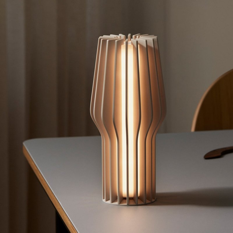 Eva Solo RADIANT Bezprzewodowa Lampka LED 25 cm / Czarna