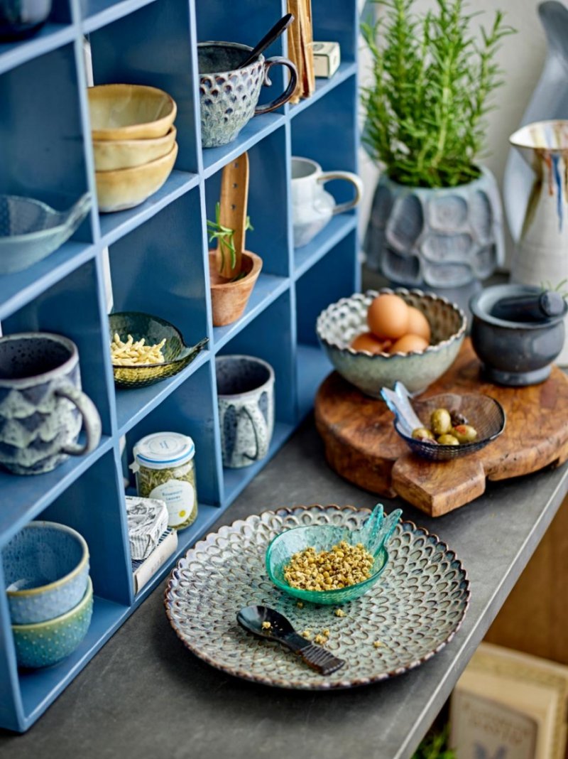 Półka z przegródkami na kubki