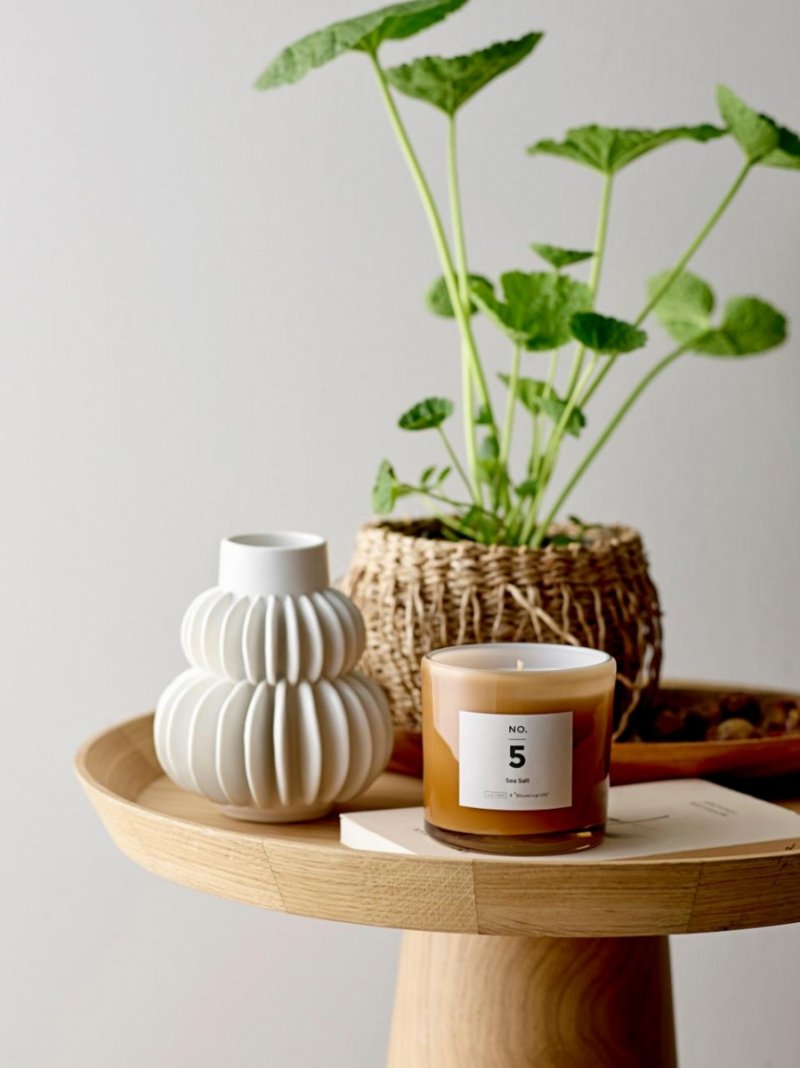 Bloomingville NO.5 Świeca Zapachowa z Naturalnego Wosku 200 g. / Sól Morska