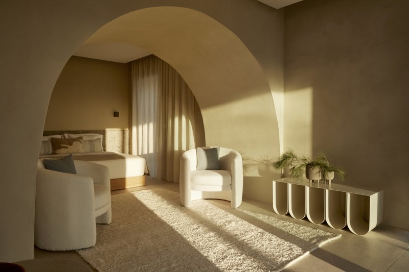 Kristina dam studio CURVED Stalowa Ławka / Czarna