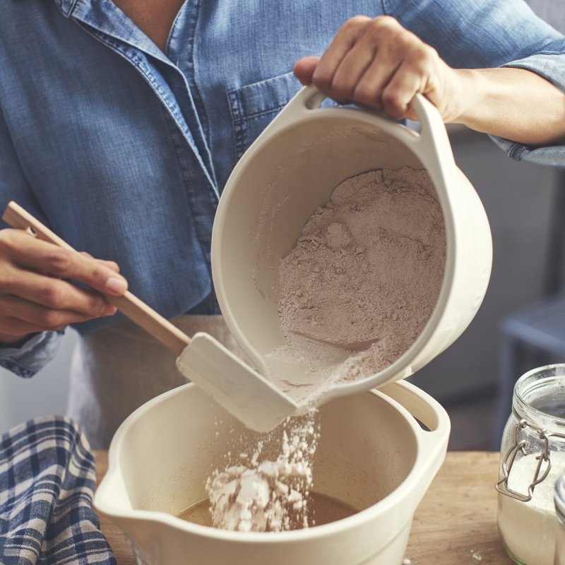 Emile Henry KITCHEN Ceramiczna Miska Kuchenna do Mieszania Ciasta 2,5 l / Biała